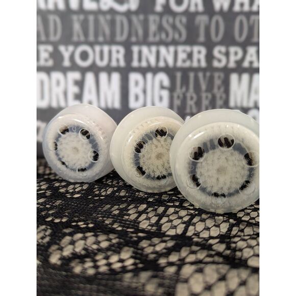 Clarisonic Brush Head Bundle w/ Cleanser - Picture 6 of 8